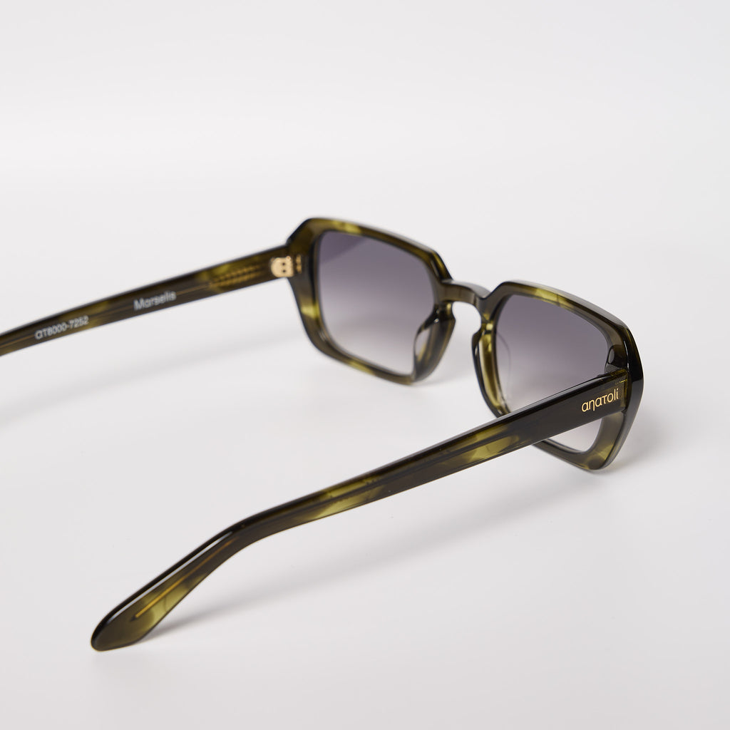 Marselis, Solid Black